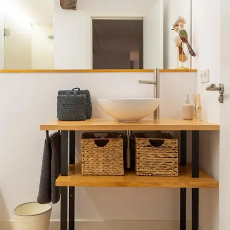New In The Heart Of The Center Apartment