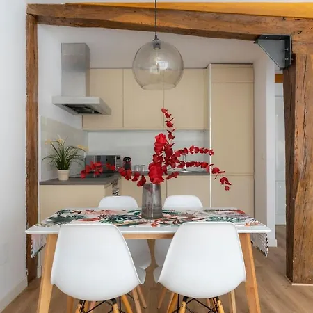 New In The Heart Of The Center Apartment